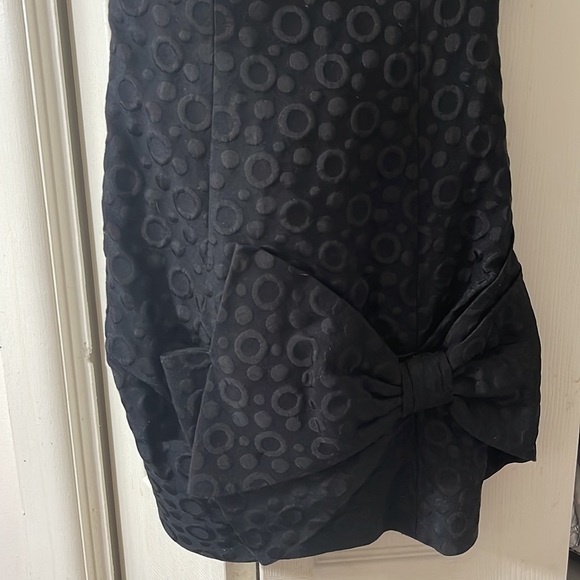 Black short dress by BCBG MAXAZRIA Size 2 - Picture 3 of 10